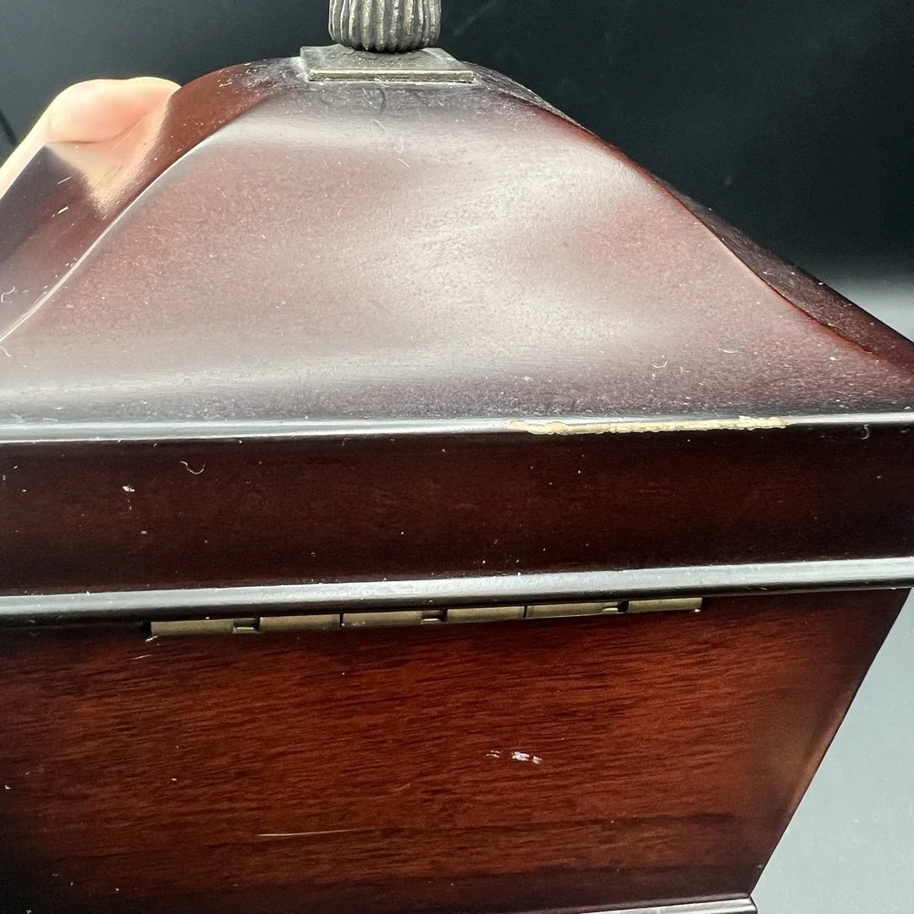 Vintage Bombay Company Musical Jewelry Ring Box Mahogany Wood Green Velvet Lined